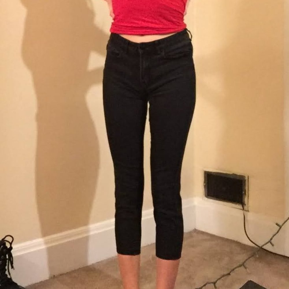 Forever 21 Black capri/cropped jeans/jeggings